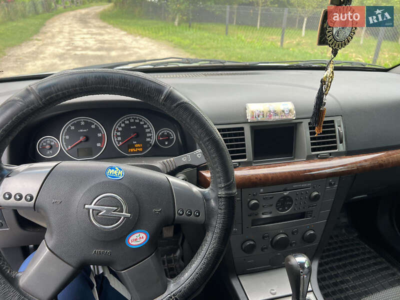 Универсал Opel Vectra 2004 в Буске