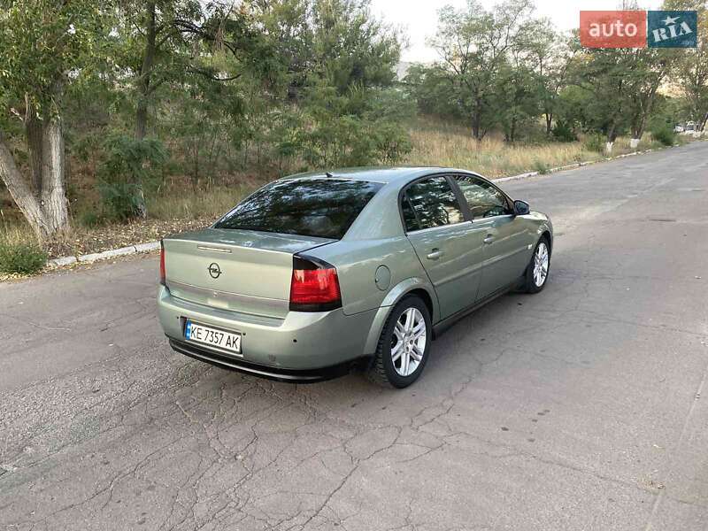 Седан Opel Vectra 2004 в Днепре