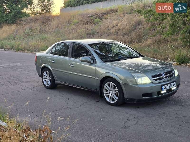Седан Opel Vectra 2004 в Днепре