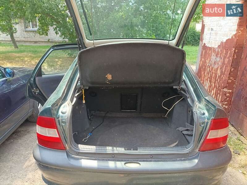 Лифтбек Opel Vectra 1998 в Киеве