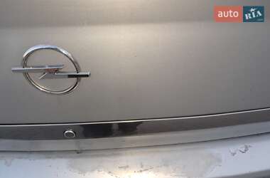 Седан Opel Vectra 2004 в 