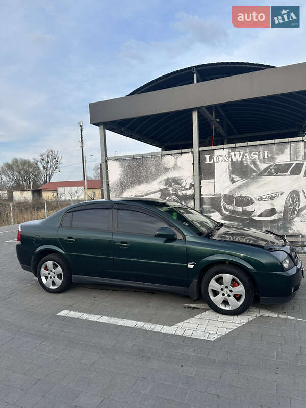 Седан Opel Vectra 2004 в Львове