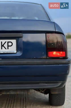 Седан Opel Vectra 1989 в 