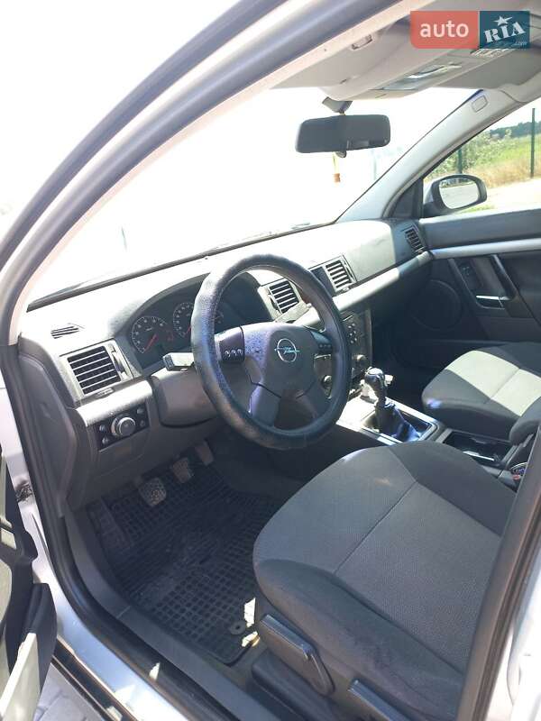 Седан Opel Vectra 2002 в Новомосковске
