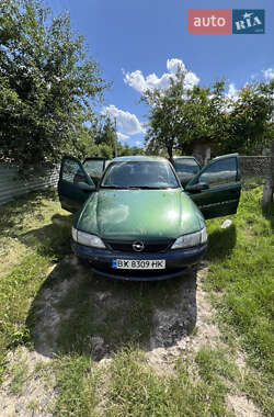 Седан Opel Vectra 1996 в Городке