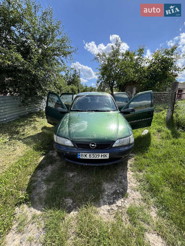 Седан Opel Vectra 1996 в Городке