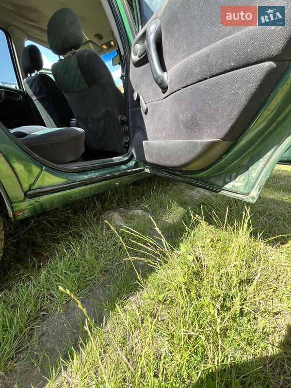 Седан Opel Vectra 1996 в Городке