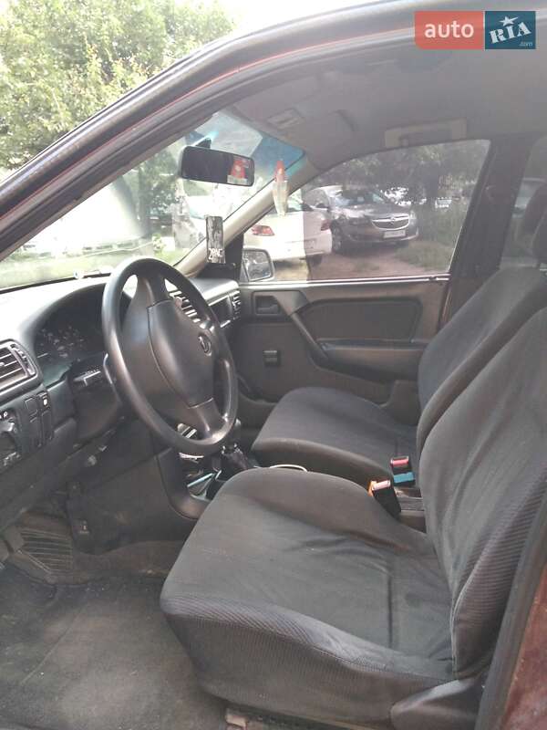 Седан Opel Vectra 1991 в Полтаве