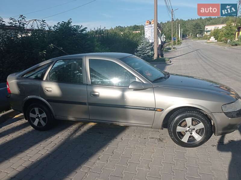 Ліфтбек Opel Vectra 1997 в Львові