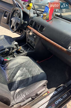 Седан Opel Vectra 2002 в 