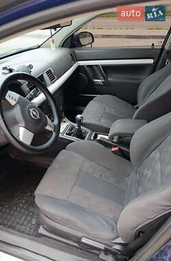 Седан Opel Vectra 2004 в 