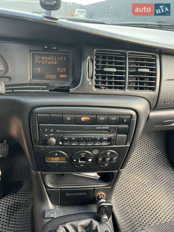 Седан Opel Vectra 2001 в Хмельницком