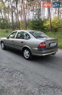 Седан Opel Vectra 1995 в Краснокутске