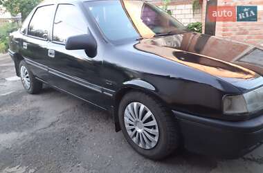 Седан Opel Vectra 1989 в Лубнах