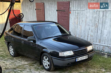 Ліфтбек Opel Vectra 1990 в Жовкві