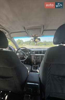 Лифтбек Opel Vectra 2004 в 