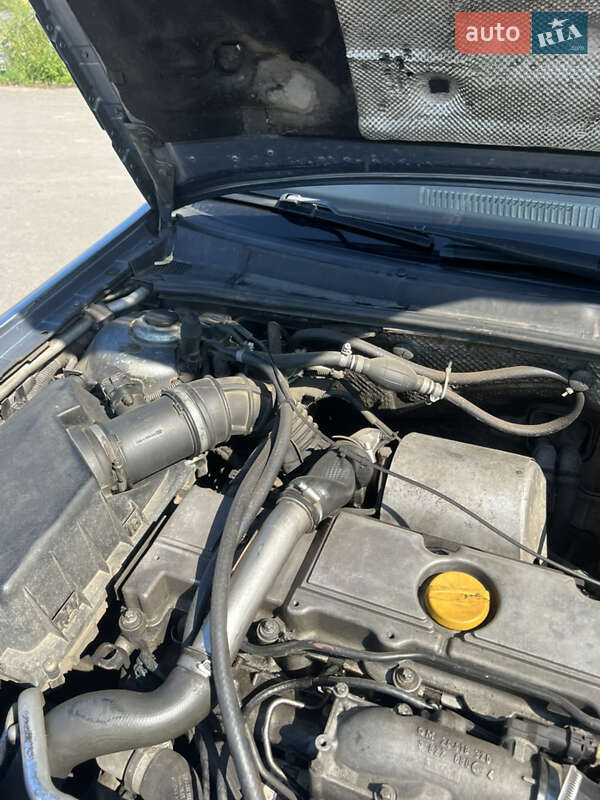 Лифтбек Opel Vectra 2004 в Ивано-Франковске