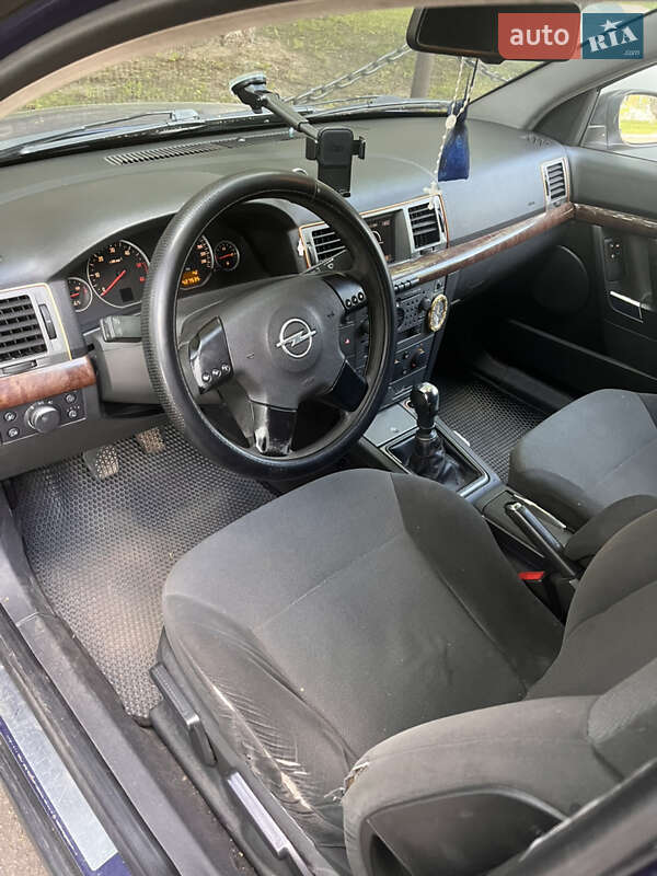 Универсал Opel Vectra 2004 в Конотопе