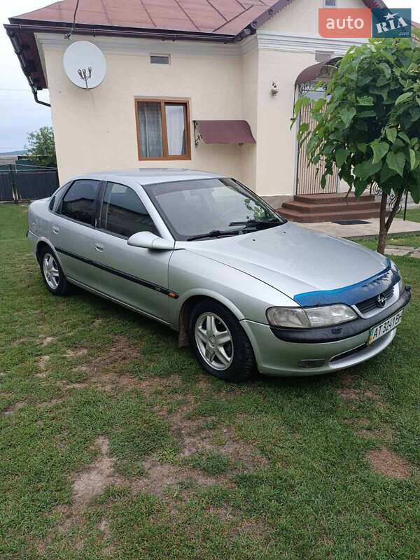 Седан Opel Vectra 1998 в Рогатине