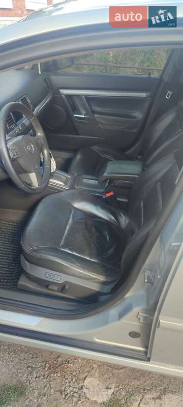 Седан Opel Vectra 2006 в Казатине