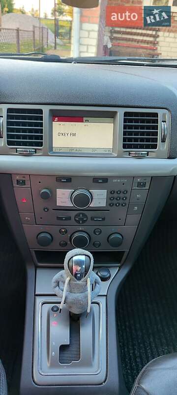 Седан Opel Vectra 2006 в Казатине