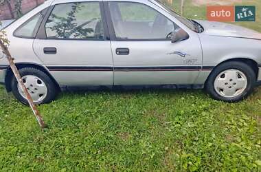 Седан Opel Vectra 1989 в Дубно