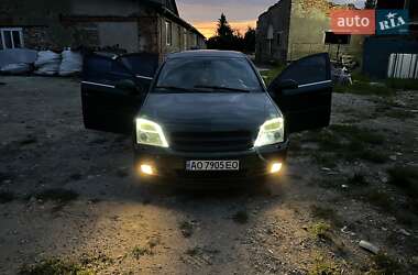 Седан Opel Vectra 2004 в Ужгороде