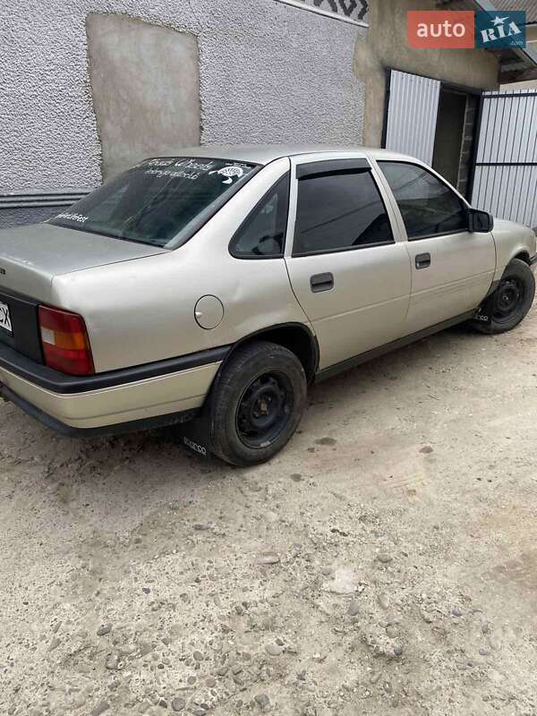 Седан Opel Vectra 1989 в Ивано-Франковске фото 4 Седан Opel Vectra 1989 в Ивано-Франковске