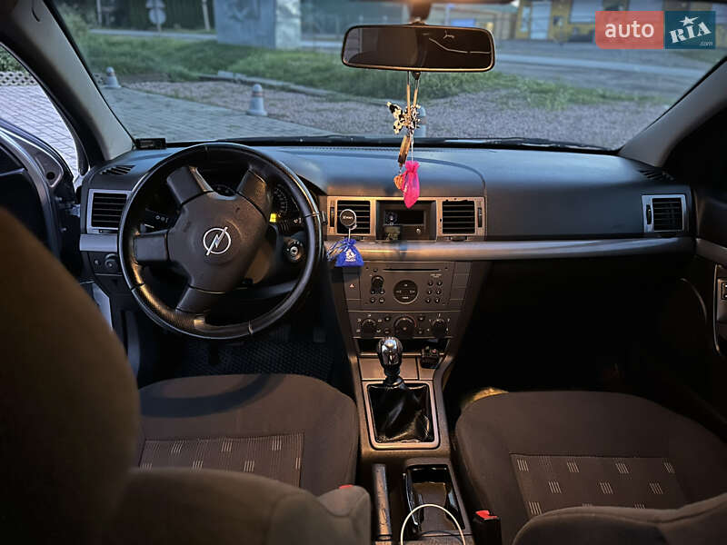 Седан Opel Vectra 2003 в Мостиске