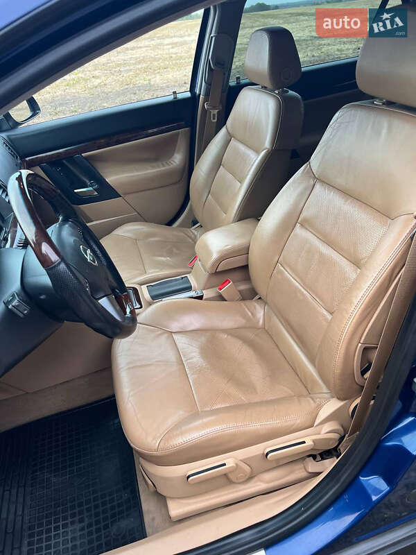 Седан Opel Vectra 2004 в Киеве