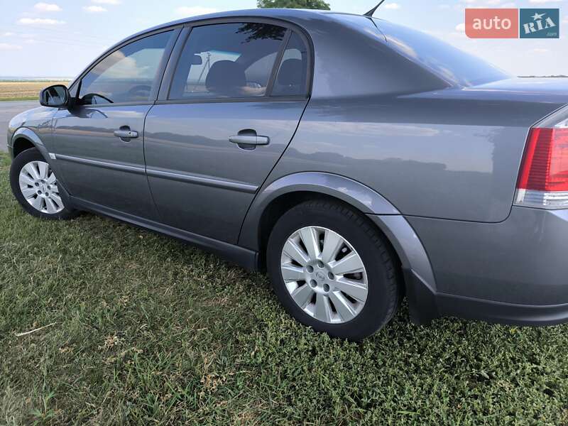 Седан Opel Vectra 2005 в Мироновке