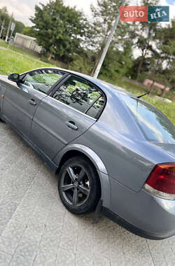 Седан Opel Vectra 2002 в Новояворовске