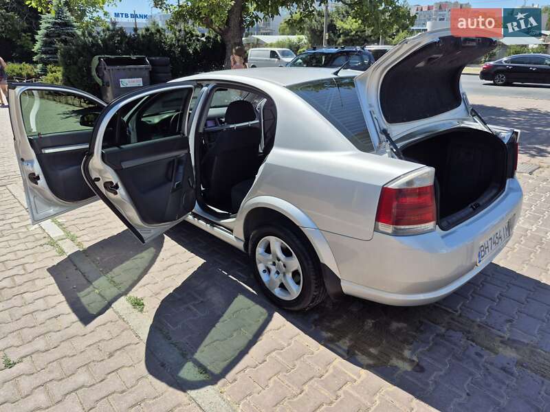 Седан Opel Vectra 2007 в Одессе