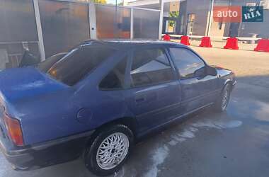 Седан Opel Vectra 1989 в Полтаве