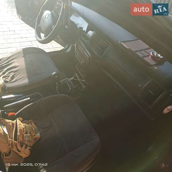 Седан Opel Vectra 1999 в Городке
