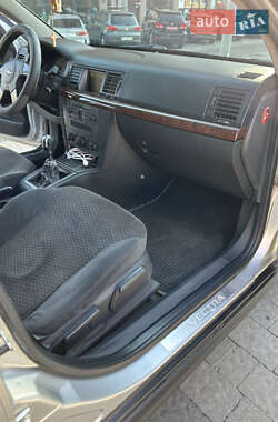 Седан Opel Vectra 2003 в 