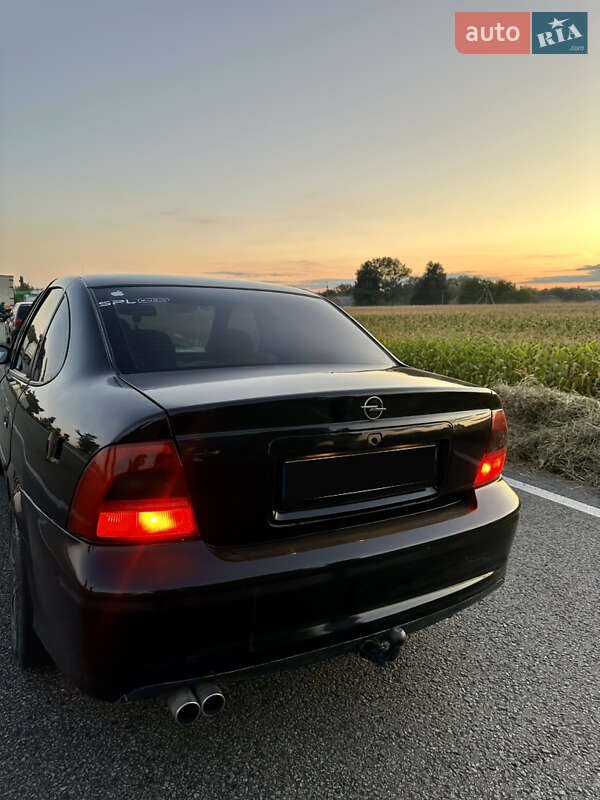 Седан Opel Vectra 1999 в Ромнах