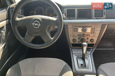 Седан Opel Vectra 2004 в 