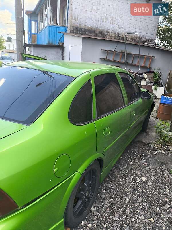 Седан Opel Vectra 1998 в Киеве