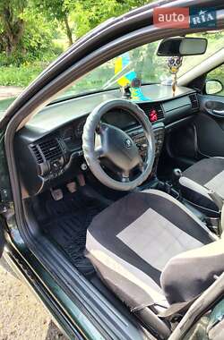 Седан Opel Vectra 2001 в 