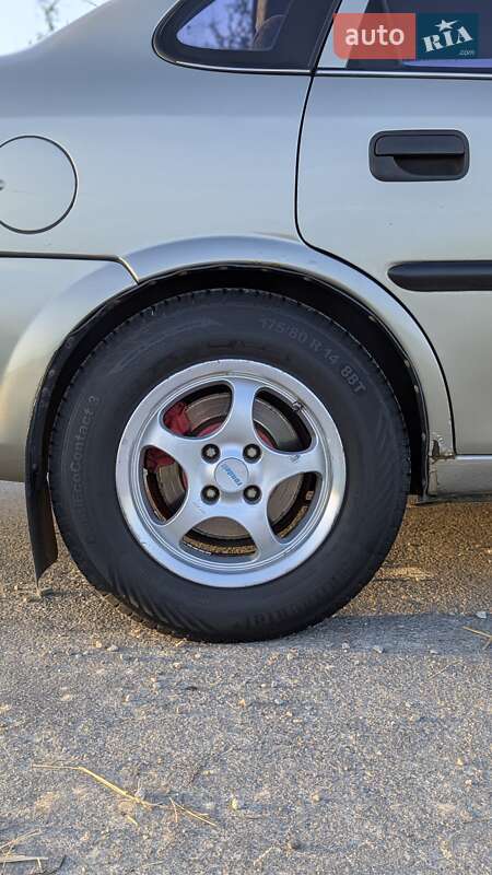 Седан Opel Vectra 1997 в Коломые