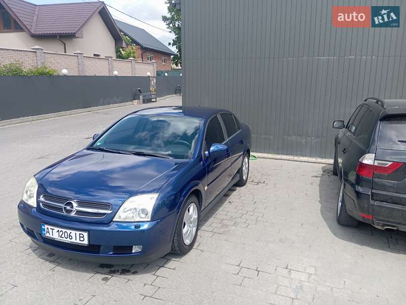 Седан Opel Vectra 2004 в Ивано-Франковске