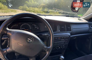 Седан Opel Vectra 2001 в 