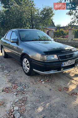 Седан Opel Vectra 1990 в Лубнах