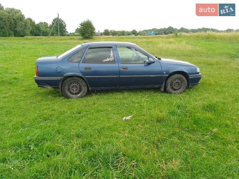 Седан Opel Vectra 1993 в Берестечку