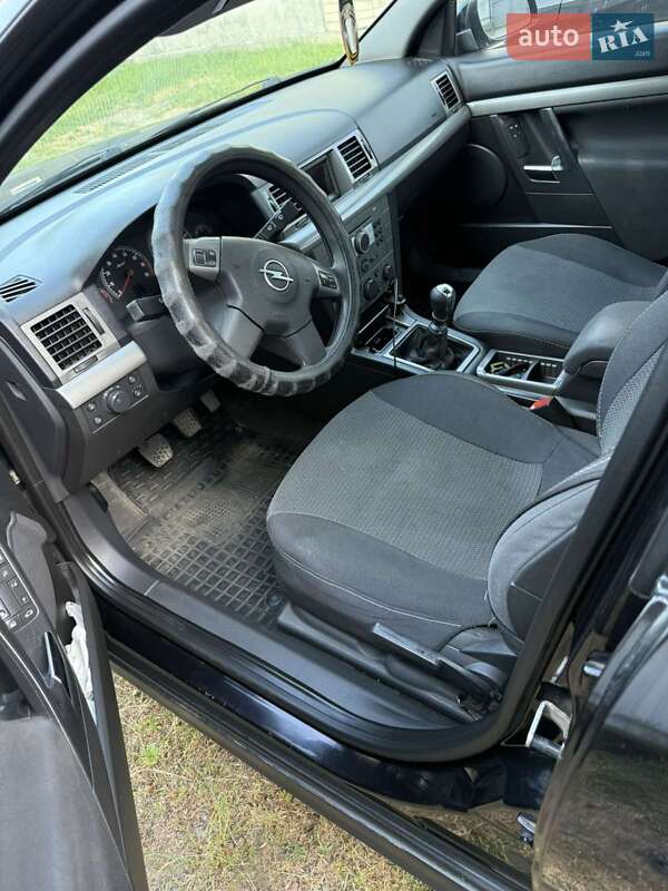 Седан Opel Vectra 2005 в Киеве