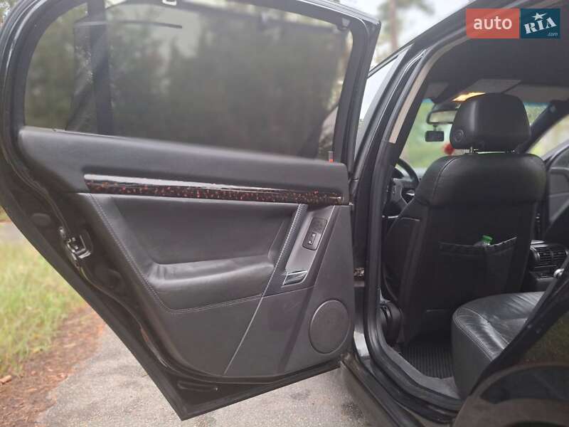 Седан Opel Vectra 2003 в Киеве