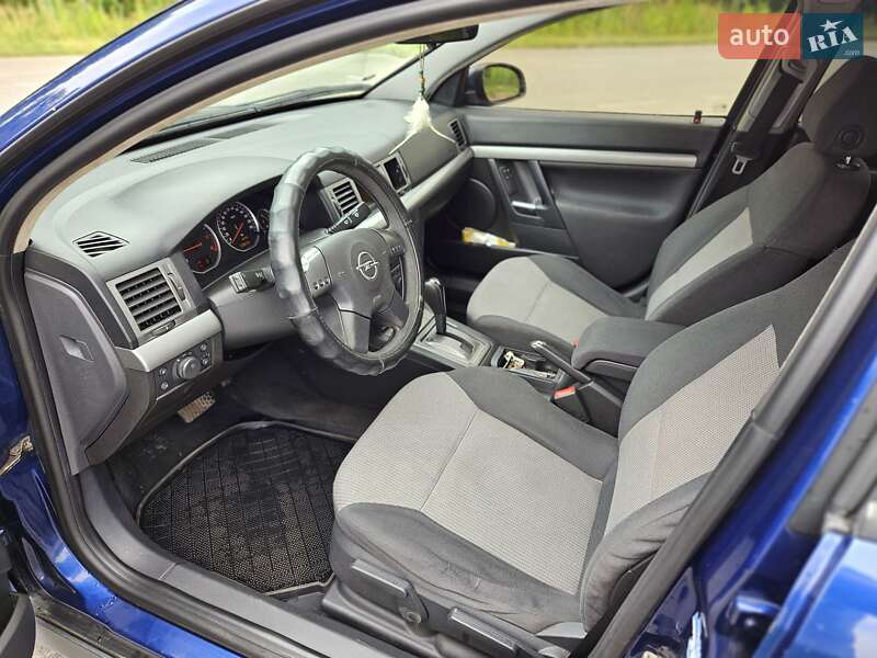 Универсал Opel Vectra 2003 в Обухове