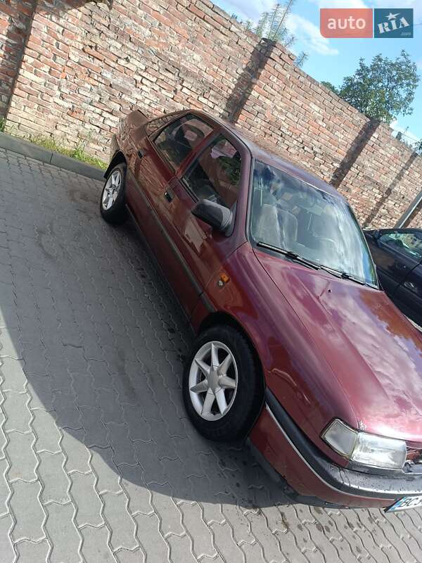 Седан Opel Vectra 1990 в Львове
