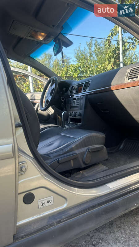 Седан Opel Vectra 2004 в Одесі